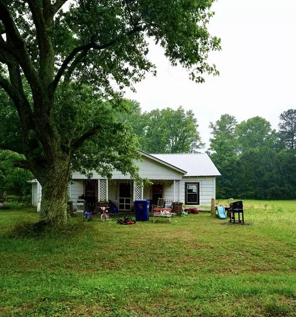 922 County Rd 560, Fort Payne, AL 35968