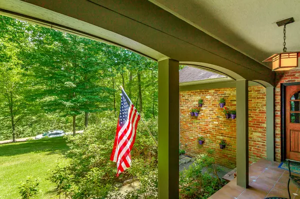 Signal Mountain, TN 37377,937 Ravine RD