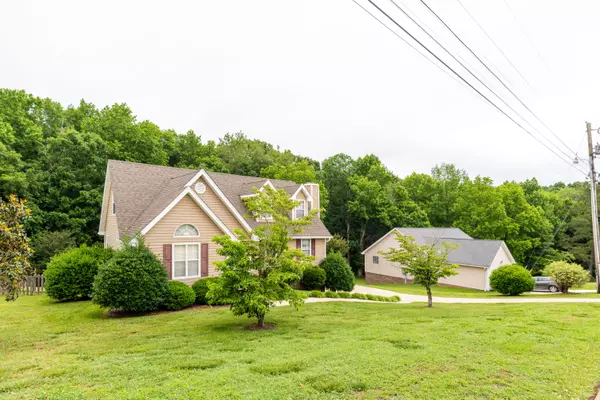 Soddy Daisy, TN 37379,10032 Rolling Wind DR