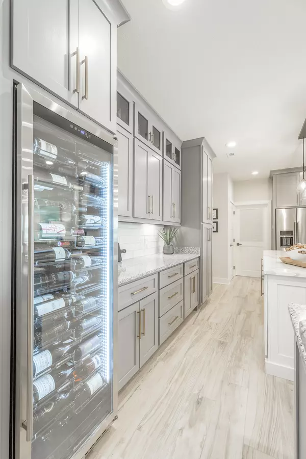 Chattanooga, TN 37415,4274 Lakeshore LN
