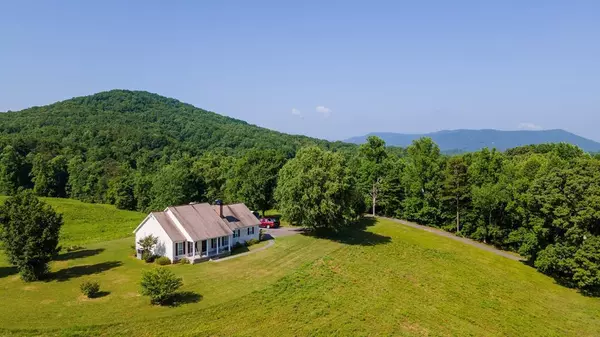 Tellico Plains, TN 37385,863 Mecca Pike