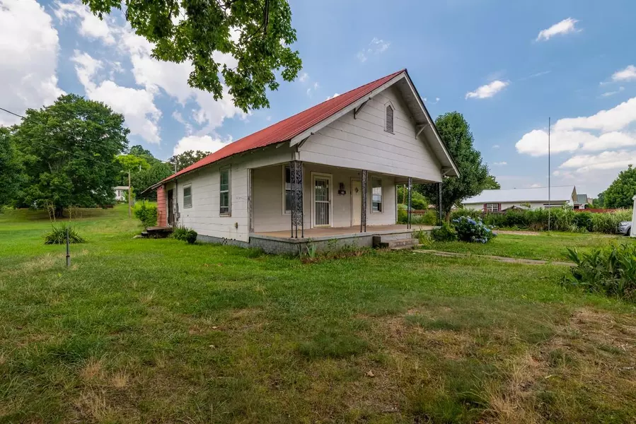 136 County Road 903 RD, Etowah, TN 37331