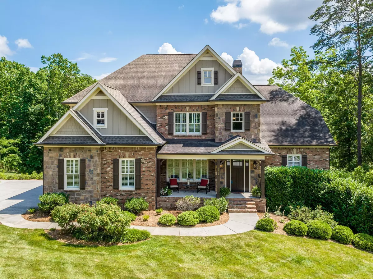 Signal Mountain, TN 37377,2674 Sly Fox LN