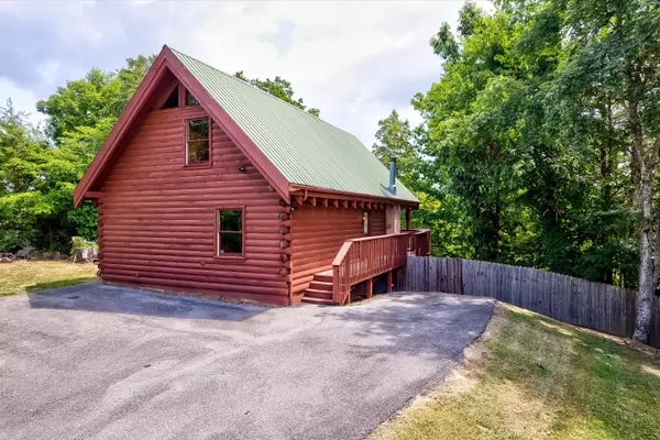 Pigeon Forge, TN 37863,709 Gold Dust DR