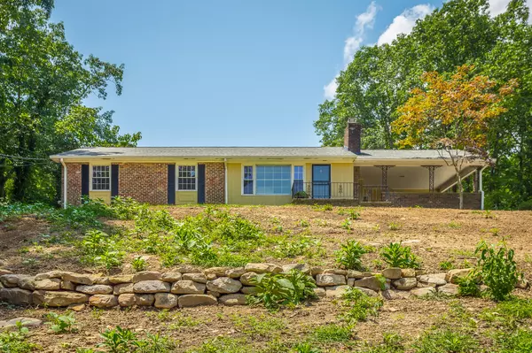 322 Marvin LN, Lookout Mountain, GA 30750