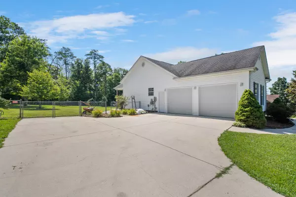 Signal Mountain, TN 37377,736 Hargis RD