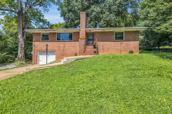 405 Seminole DR, Chattanooga, TN 37411