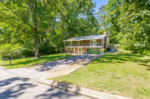 9213 Lakewood CIR, Soddy Daisy, TN 37379