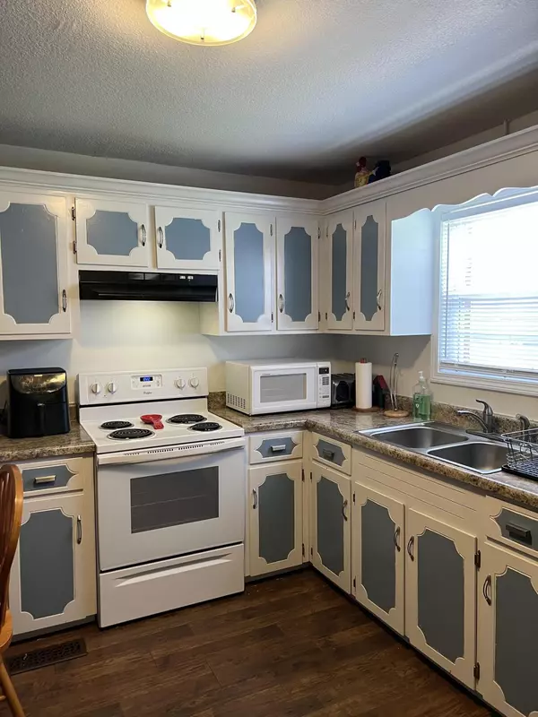 Whitwell, TN 37397,584 Walnut South ST