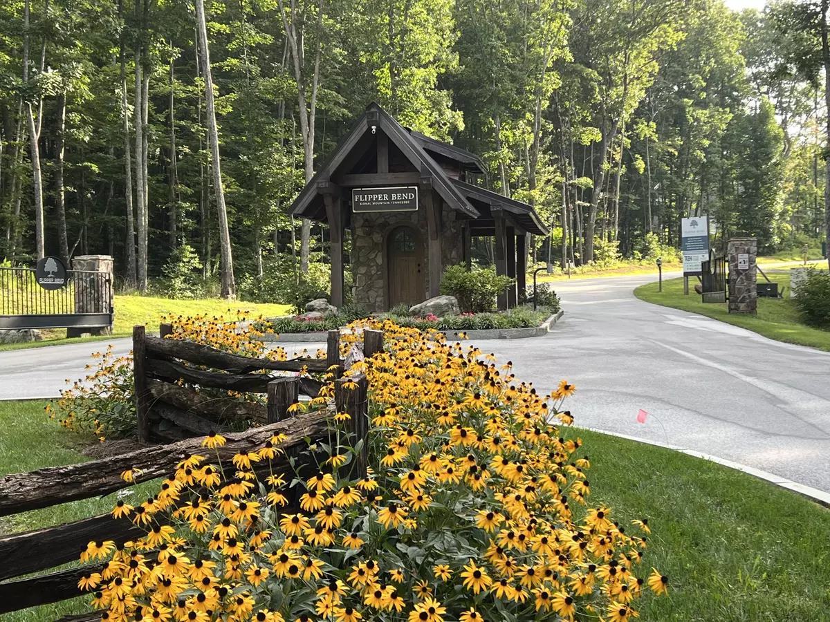 Signal Mountain, TN 37377,8658 Mountain Laurel TRL