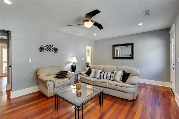 Chattanooga, TN 37421,118 Chickamauga RD