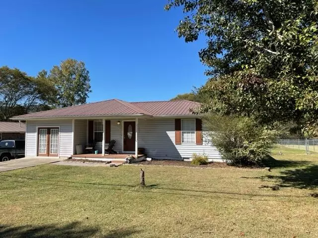 135 Cedar Point LN, South Pittsburg, TN 37380