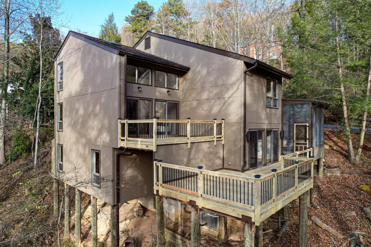 Dalton, GA 30720,207 Wildflower WAY