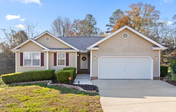 Fort Oglethorpe, GA 30742,104 Christ ST