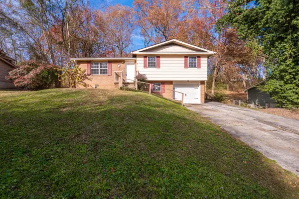 8938 Drake Parkway RD, Chattanooga, TN 37416