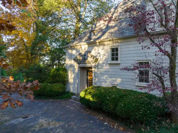 Lookout Mountain, TN 37350,632 Brow RD