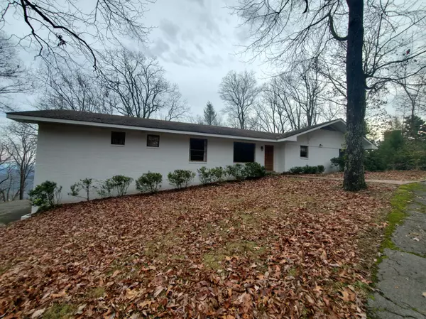 1619 Fairy Dell TRL, Lookout Mountain, GA 30750