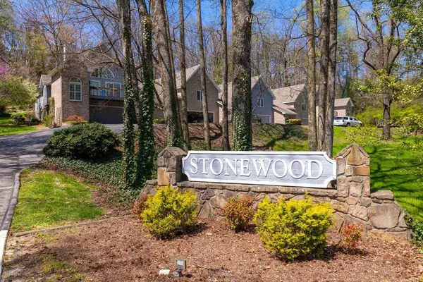1619 Taft HWY, Signal Mountain, TN 37377