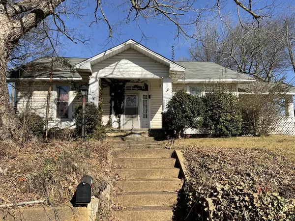 Charleston, TN 37310,105 Cass ST