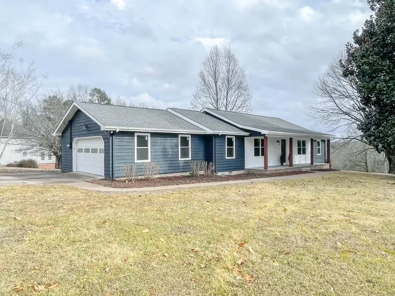 428 Blue Bird LN, Ringgold, GA 30736