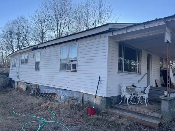 Pikeville, TN 37367,219 Grove ST