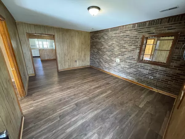 Whitwell, TN 37397,577 Main ST