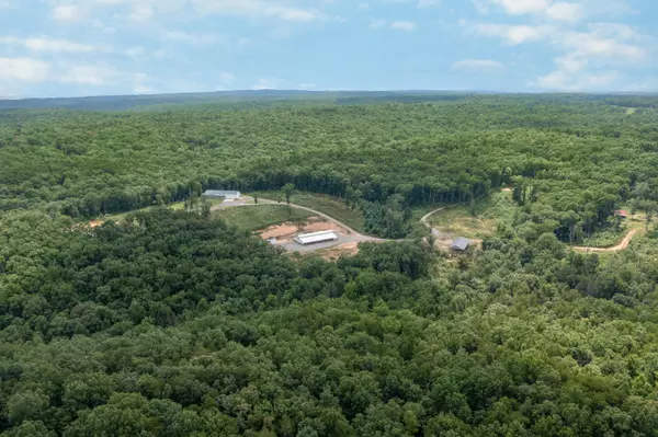 Signal Mountain, TN 37377,1461 Miller Rd