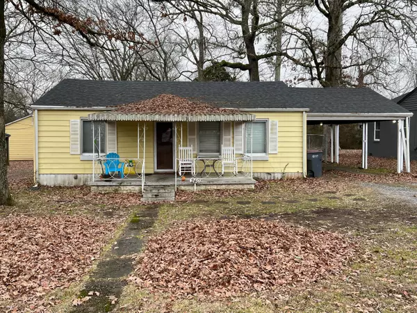 240 Hollywood DR, Rossville, GA 30741