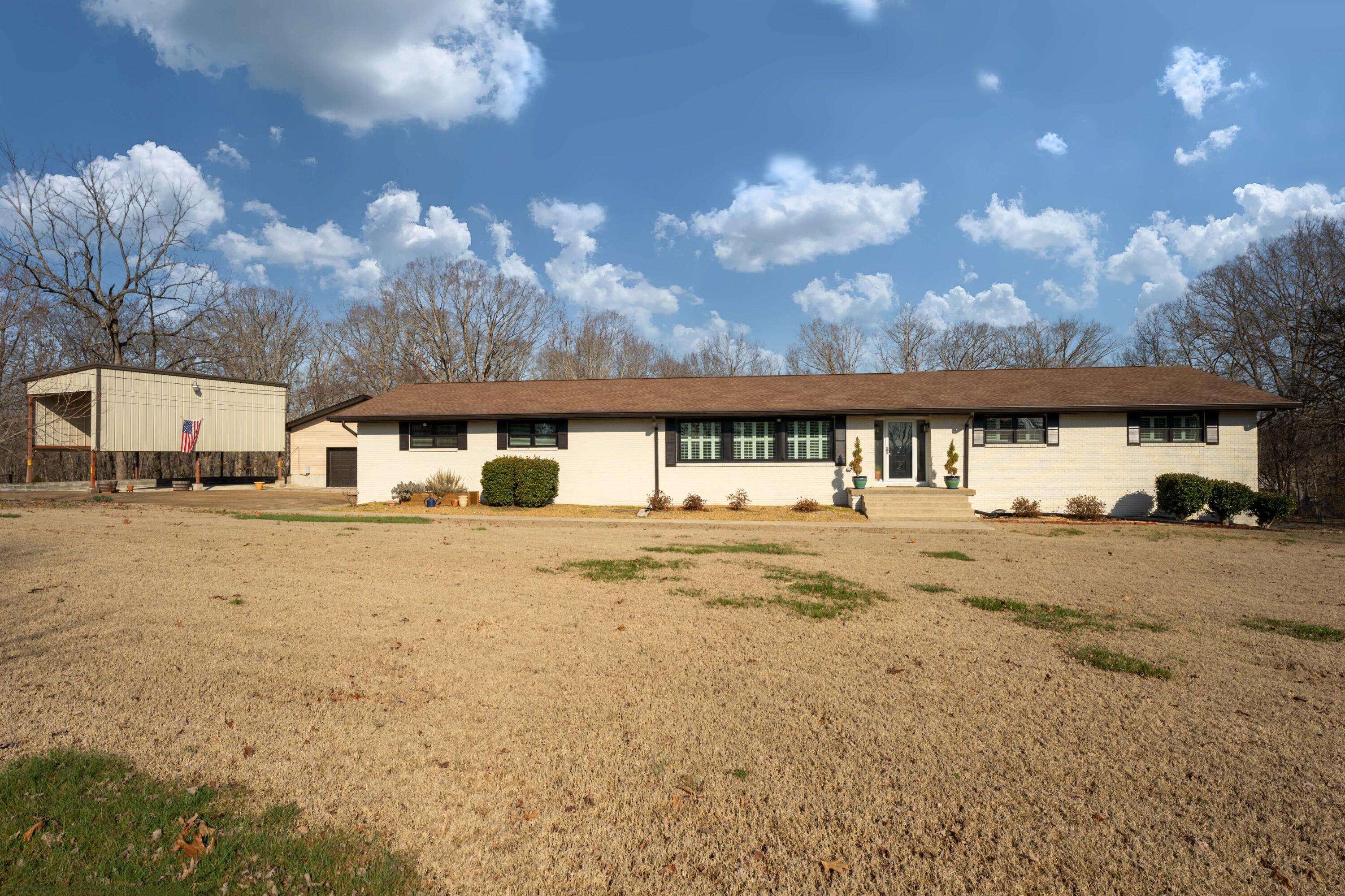 2109 Driftwood RD, Soddy Daisy, TN 37379