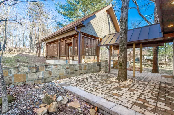 Signal Mountain, TN 37377,780 Miller Cove RD