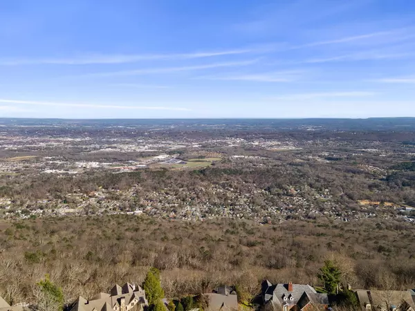 Lookout Mountain, TN 37350,220 Brow RD