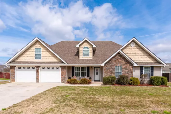 228 Honeyberry LN, Rossville, GA 30741