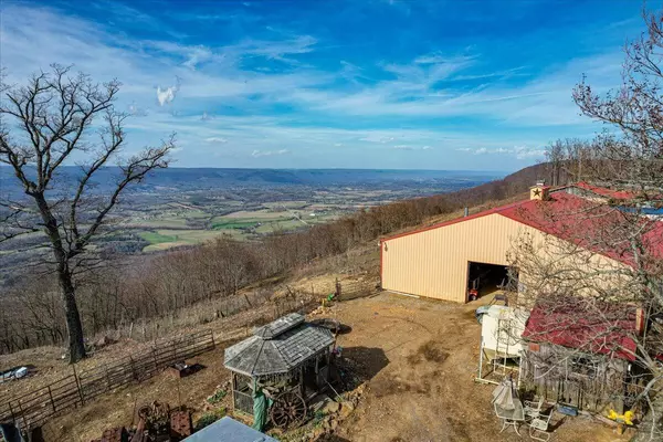 Signal Mountain, TN 37377,1617 Patton RD