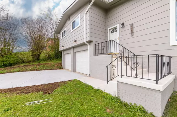 Chattanooga, TN 37416,4603 Lake Haven DR