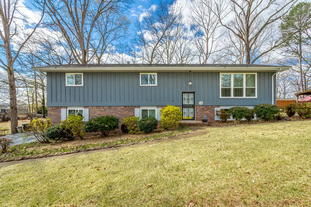 Hixson, TN 37343,7829 Huntington Forest DR