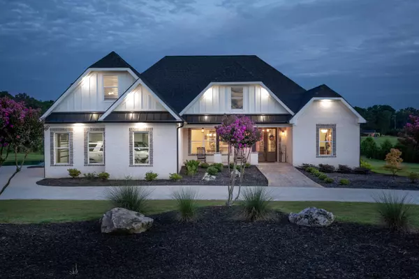 102 Breckinridge DR, Chickamauga, GA 30707