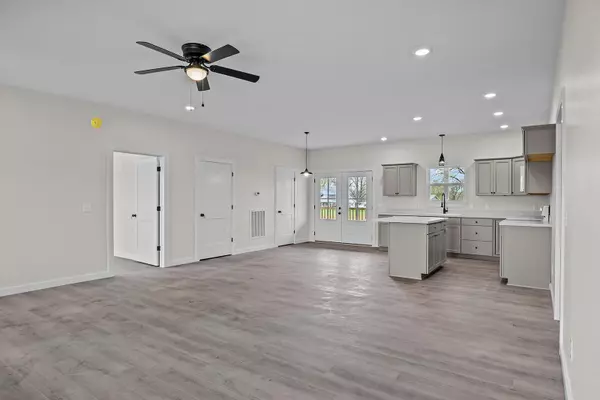 Nunnelly, TN 37137,7007 Magnolia LN