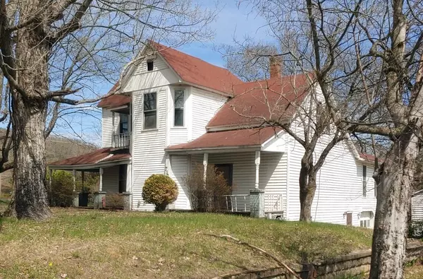 717 Chilhowee ST, Harriman, TN 37748