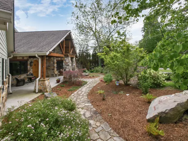 Lookout Mountain, TN 37350,125 Fleetwood DR