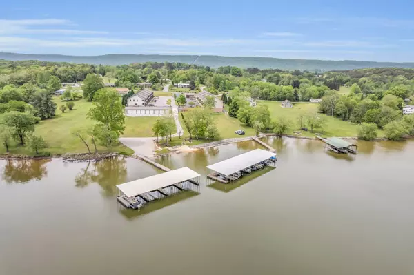 1235 New Lake RD, Spring City, TN 37381