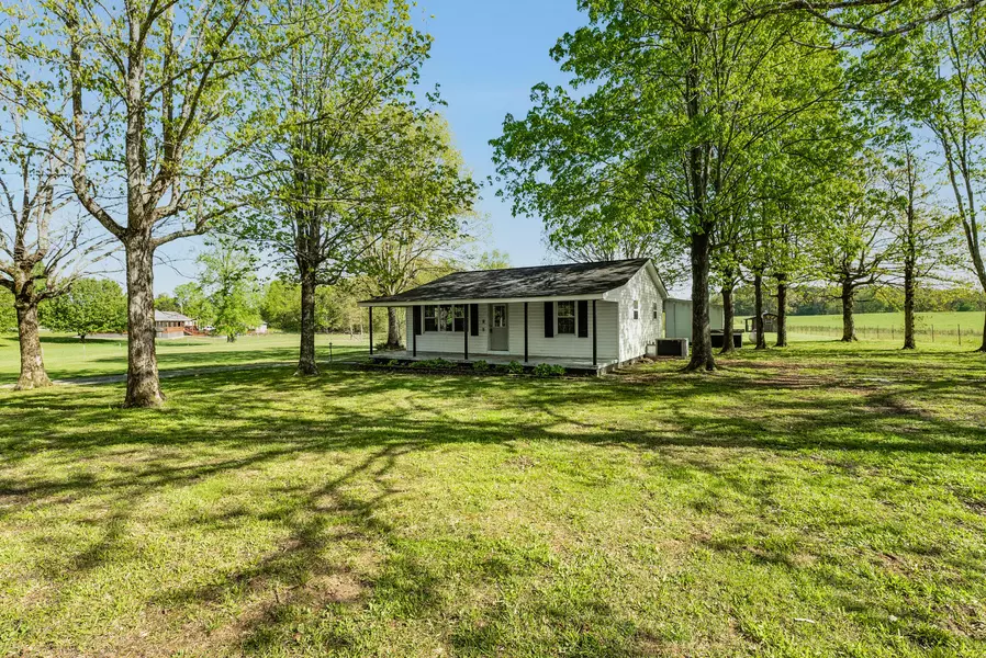 2526 Brayton RD, Graysville, TN 37338