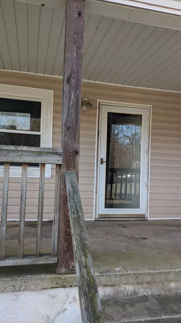 Whitwell, TN 37397,819 Mt Calvary RD