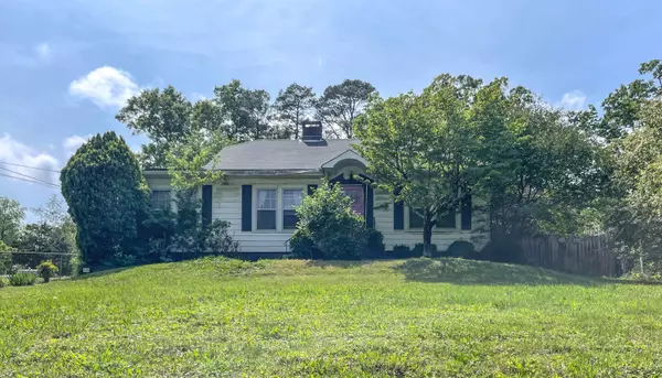 805 Oakwood ST, Rossville, GA 30741