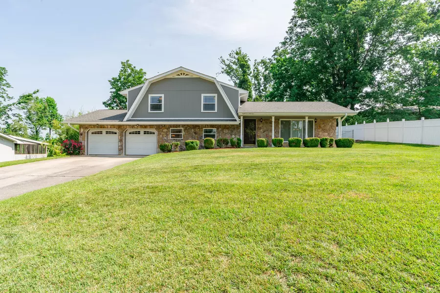 8269 Clipper DR, Chattanooga, TN 37421