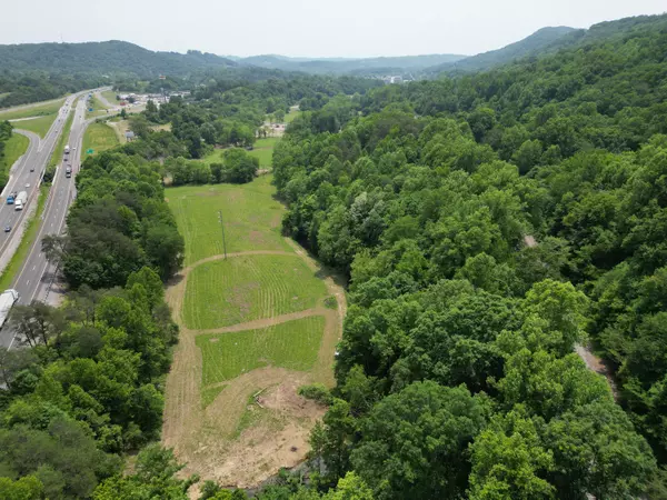122 Mountain Side LN, Rocky Top, TN 37769