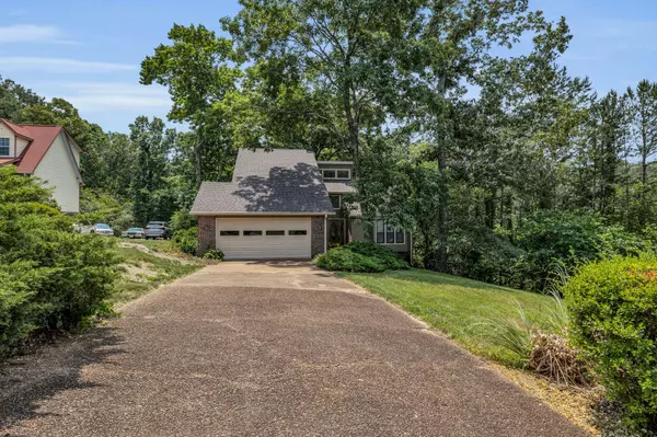 Chattanooga, TN 37421,8800 Quail Run DR