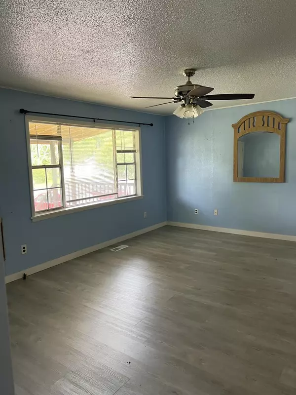 Whitwell, TN 37397,184 Pickett DR