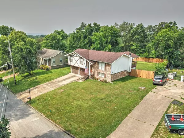 Hixson, TN 37343,8439 Dunnhill LN