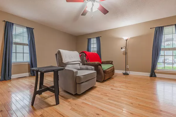 Chatsworth, GA 30705,68 Tanglewood DR