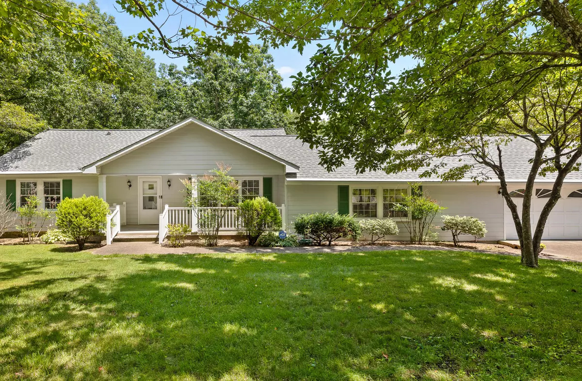 Signal Mountain, TN 37377,1604 Hollister RD